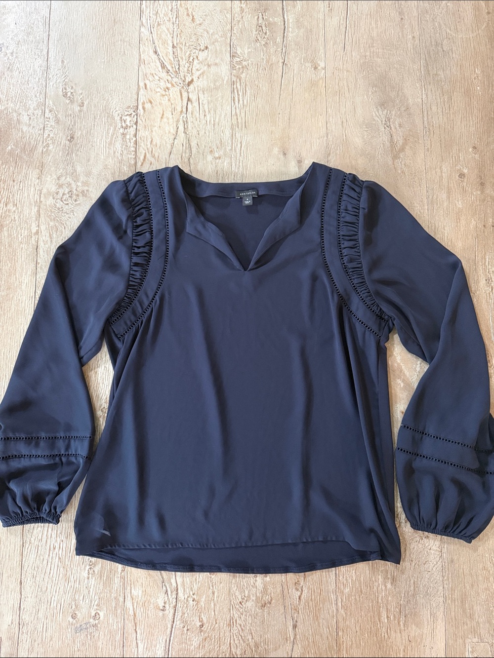 Ann Taylor Navy Ruffle-Trim V-Neck Long Sleeve Blouse sz Medium
